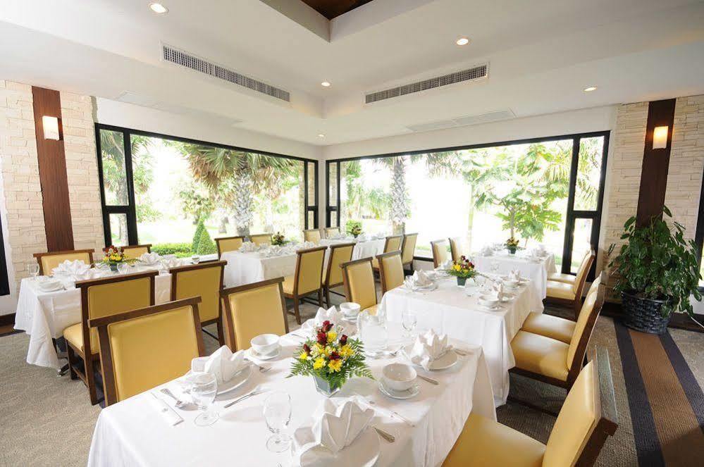 Suwan Golf & Country Club Hotel Nakhon Pathom Exterior photo
