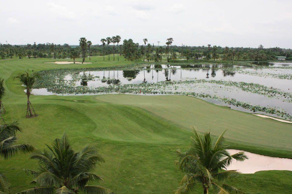 Suwan Golf & Country Club Hotel Nakhon Pathom Exterior photo